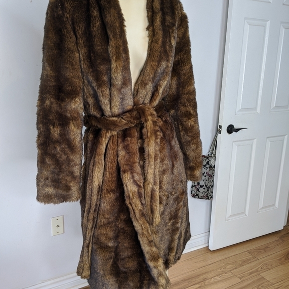 Frame - faux fur robe coat. Teddy Robe Coat - Picture 6 of 11